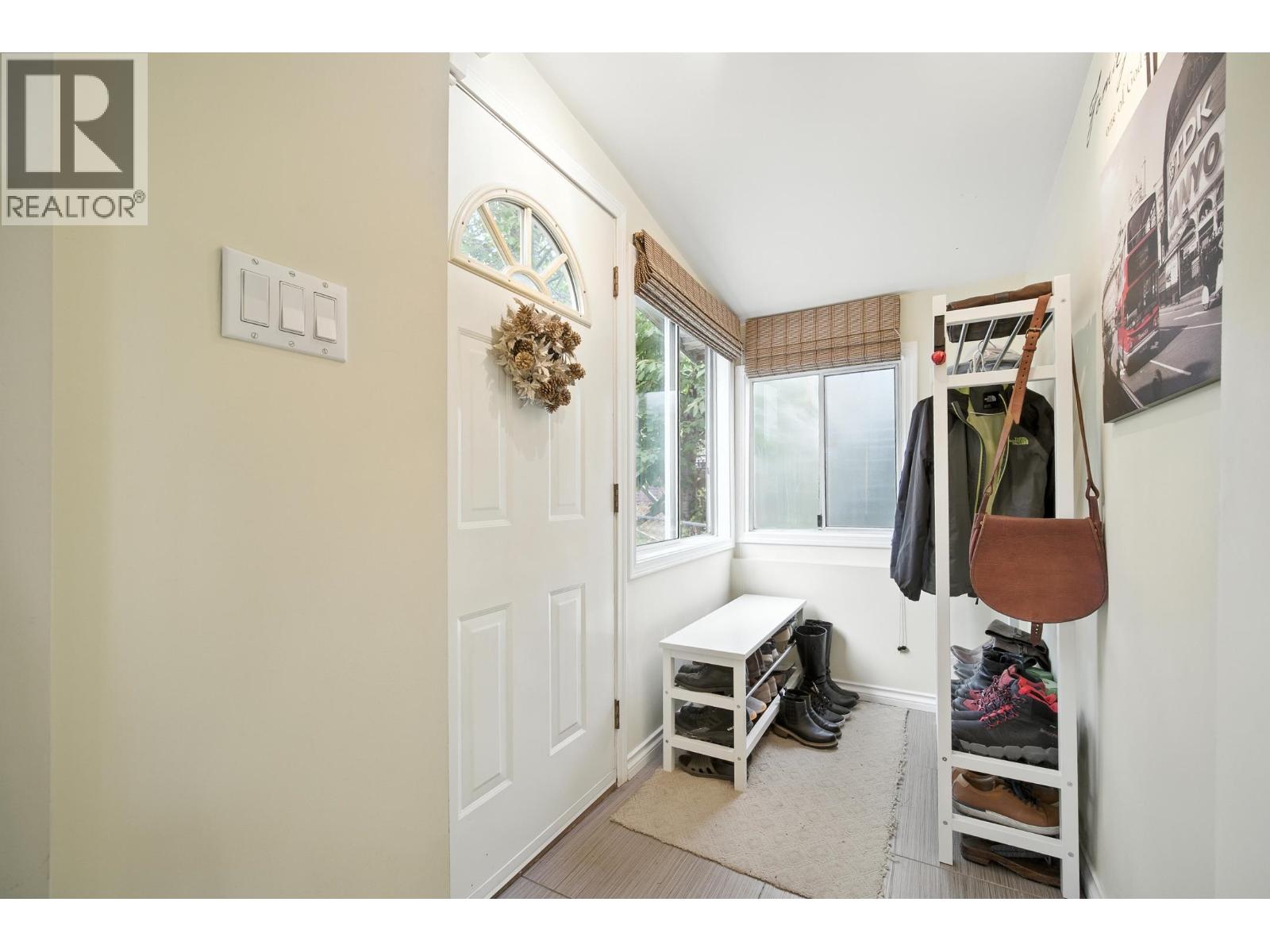 966 E 64th Avenue, Vancouver, British Columbia  V5X 2N4 - Photo 2 - R3078511