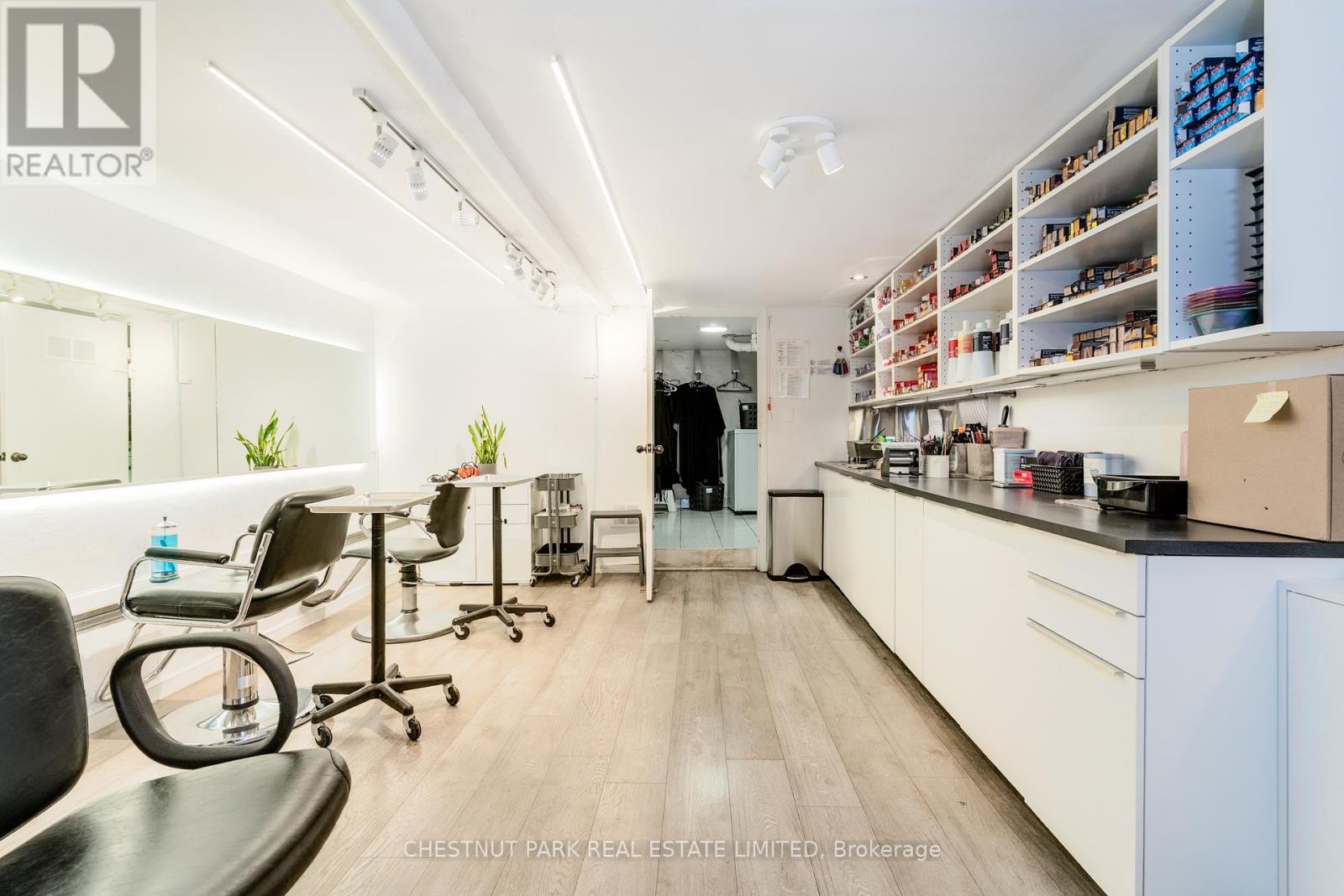 200 Ossington Avenue, Toronto, Ontario  M6J 2Z7 - Photo 12 - C12689298