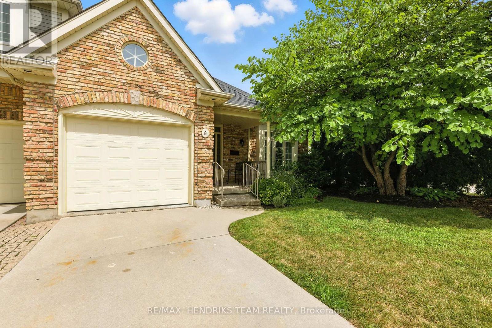 8 - 174 Martindale Road, St. Catharines, Ontario  L2S 3Z9 - Photo 2 - X12688782