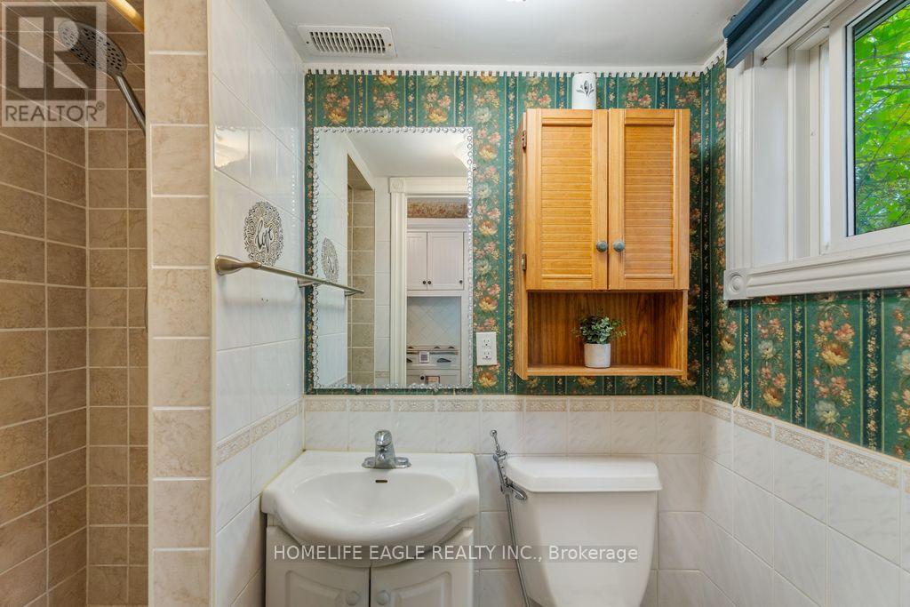 Lower - 17 Beckett Avenue, East Gwillimbury, Ontario  L9N 1E6 - Photo 7 - N12689282