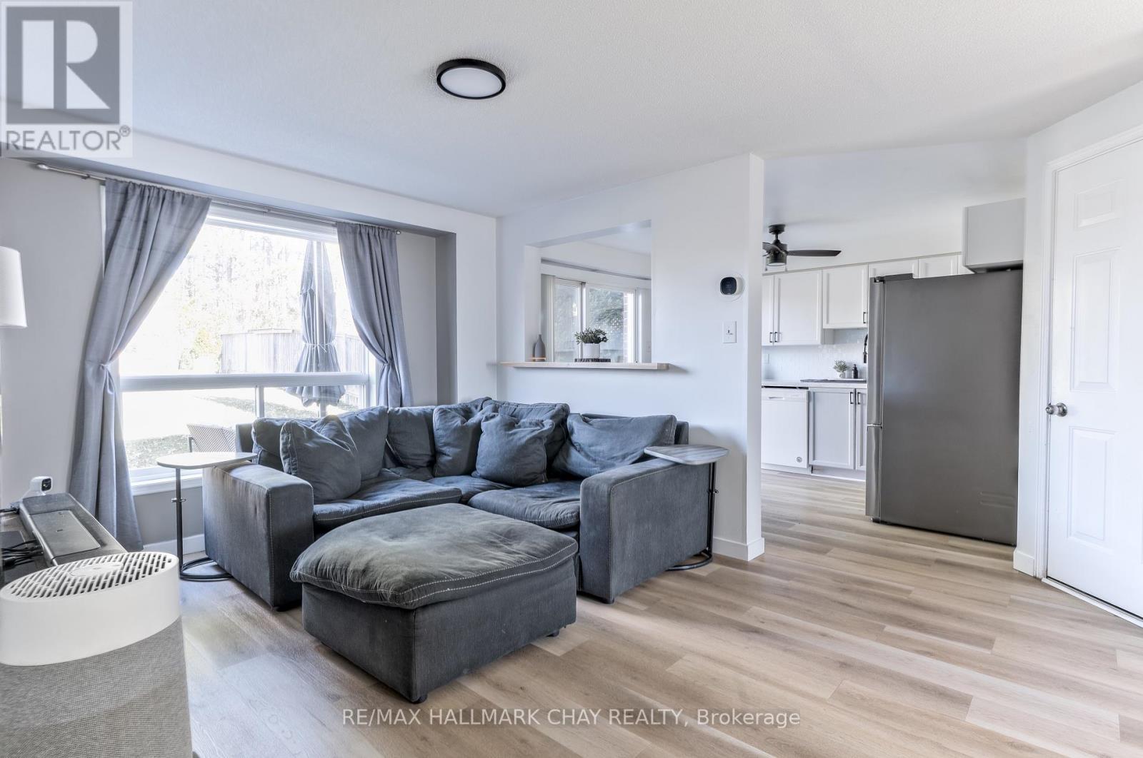 372 Dunsmore Lane, Barrie, Ontario  L4M 7B1 - Photo 10 - S12689278