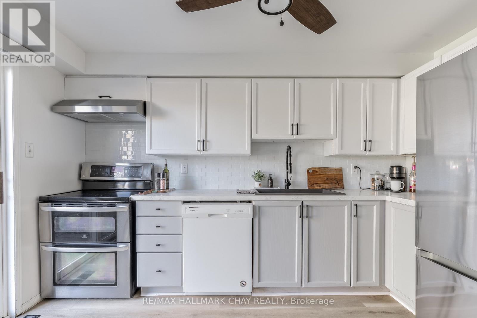 372 Dunsmore Lane, Barrie, Ontario  L4M 7B1 - Photo 12 - S12689278