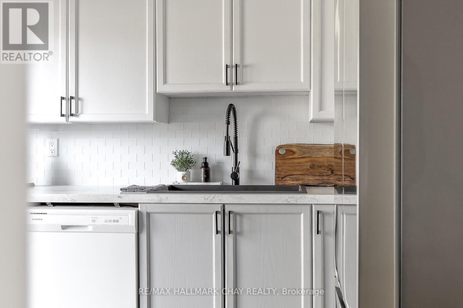 372 Dunsmore Lane, Barrie, Ontario  L4M 7B1 - Photo 13 - S12689278