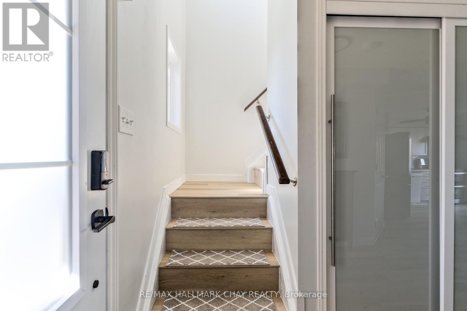 372 Dunsmore Lane, Barrie, Ontario  L4M 7B1 - Photo 17 - S12689278