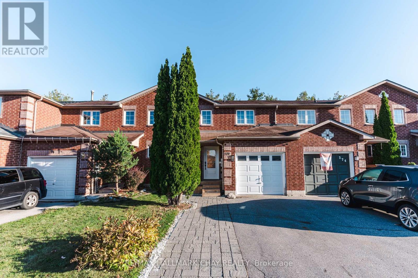 372 Dunsmore Lane, Barrie, Ontario  L4M 7B1 - Photo 3 - S12689278