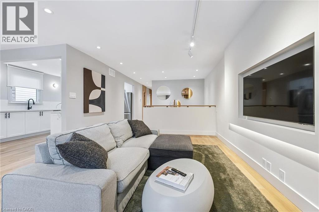 1352 Vancouver Crescent, Burlington, Ontario  L7M 1W2 - Photo 2 - 40796964