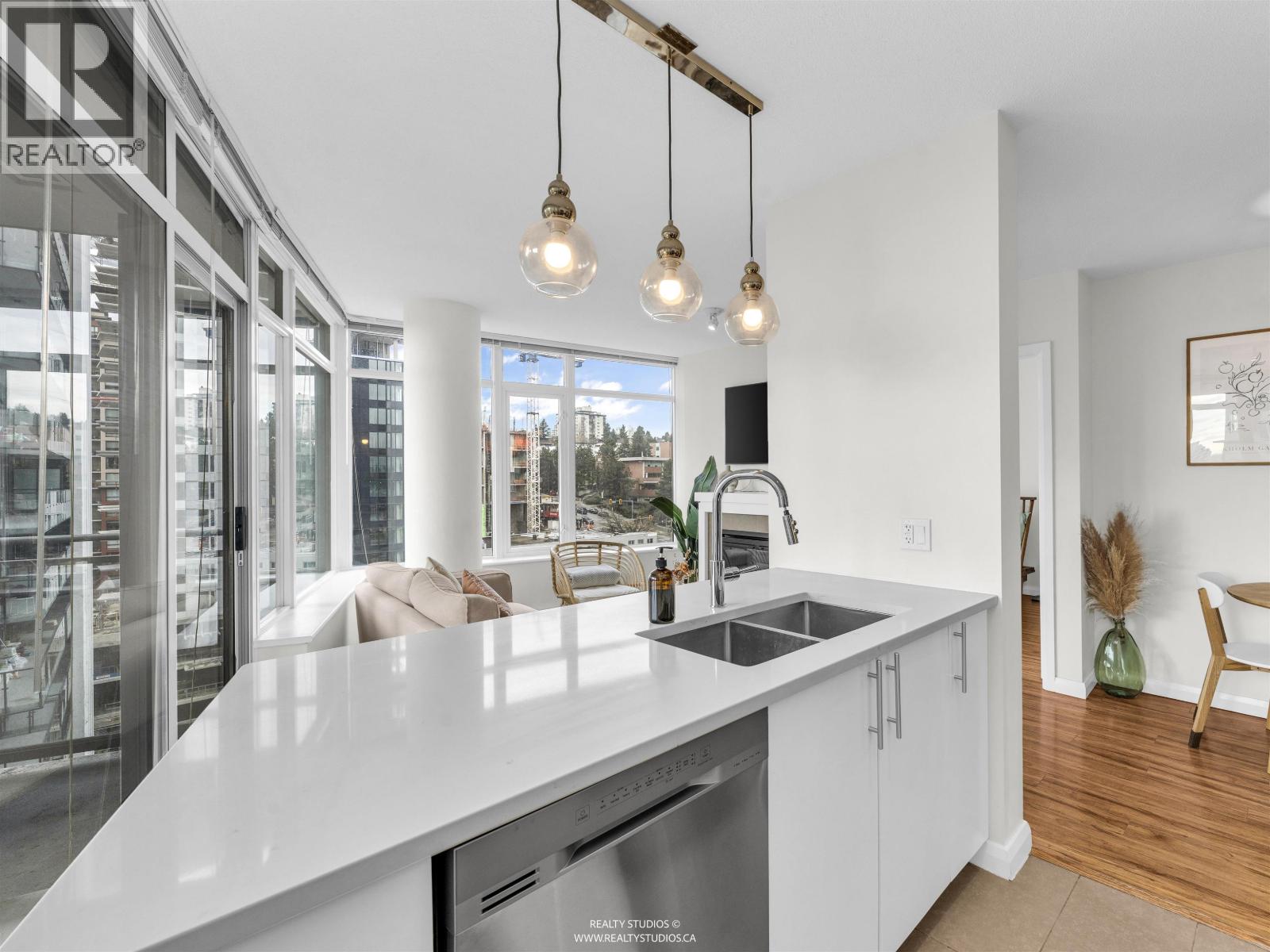 1608 888 Carnarvon St Street, New Westminster, British Columbia  V3M 0C6 - Photo 2 - R3078496