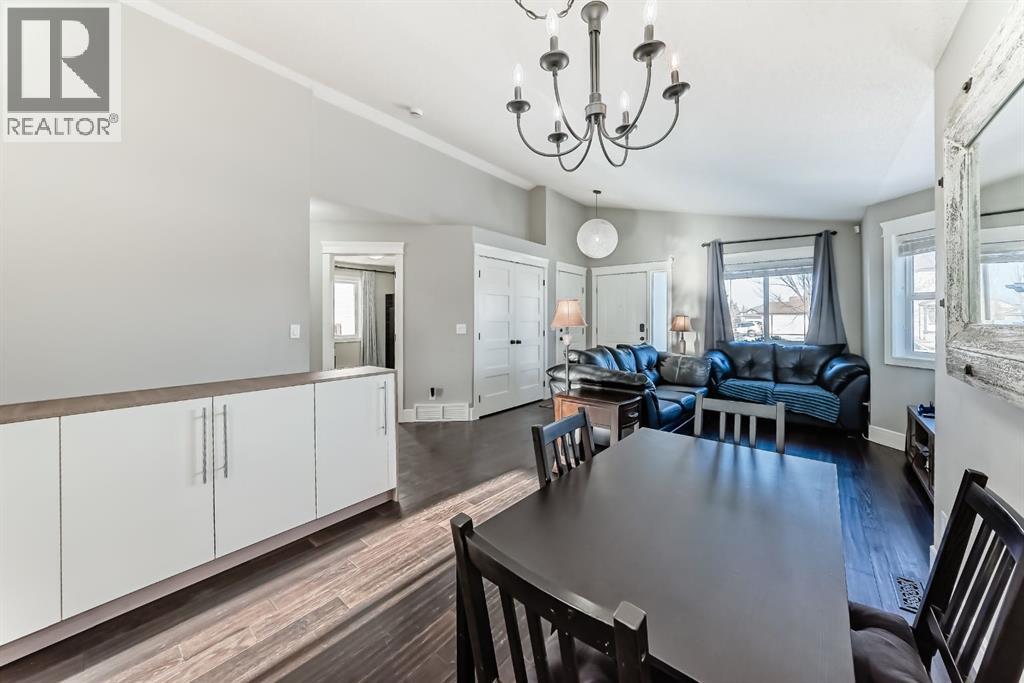 11 Canoe Close Sw, Airdrie, Alberta  T4B 2N3 - Photo 17 - A2278127