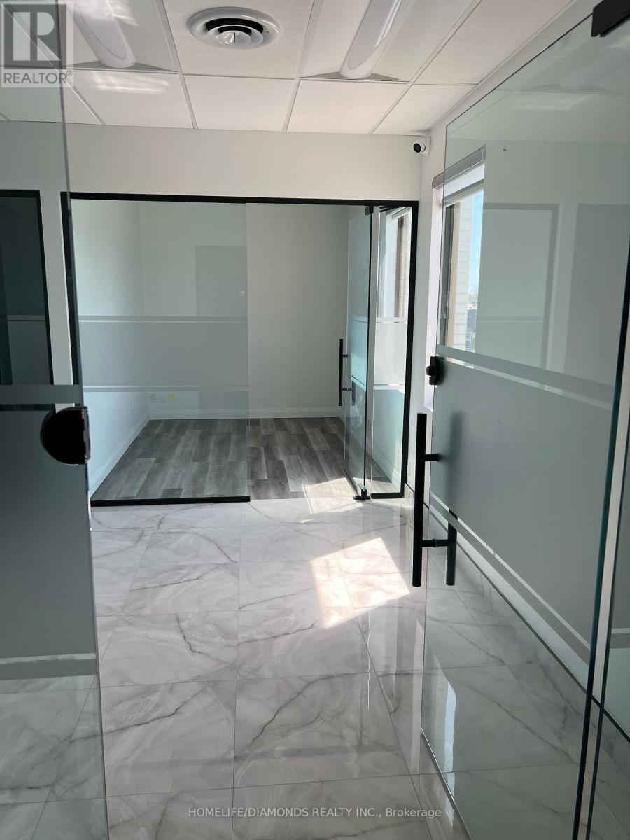 202 - 1830 Dundas Street E, Mississauga, Ontario  L4X 1L8 - Photo 15 - W12689234