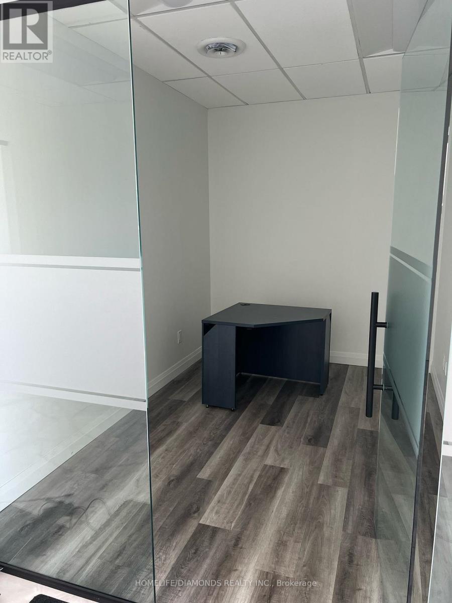 202 - 1830 Dundas Street E, Mississauga, Ontario  L4X 1L8 - Photo 8 - W12689234