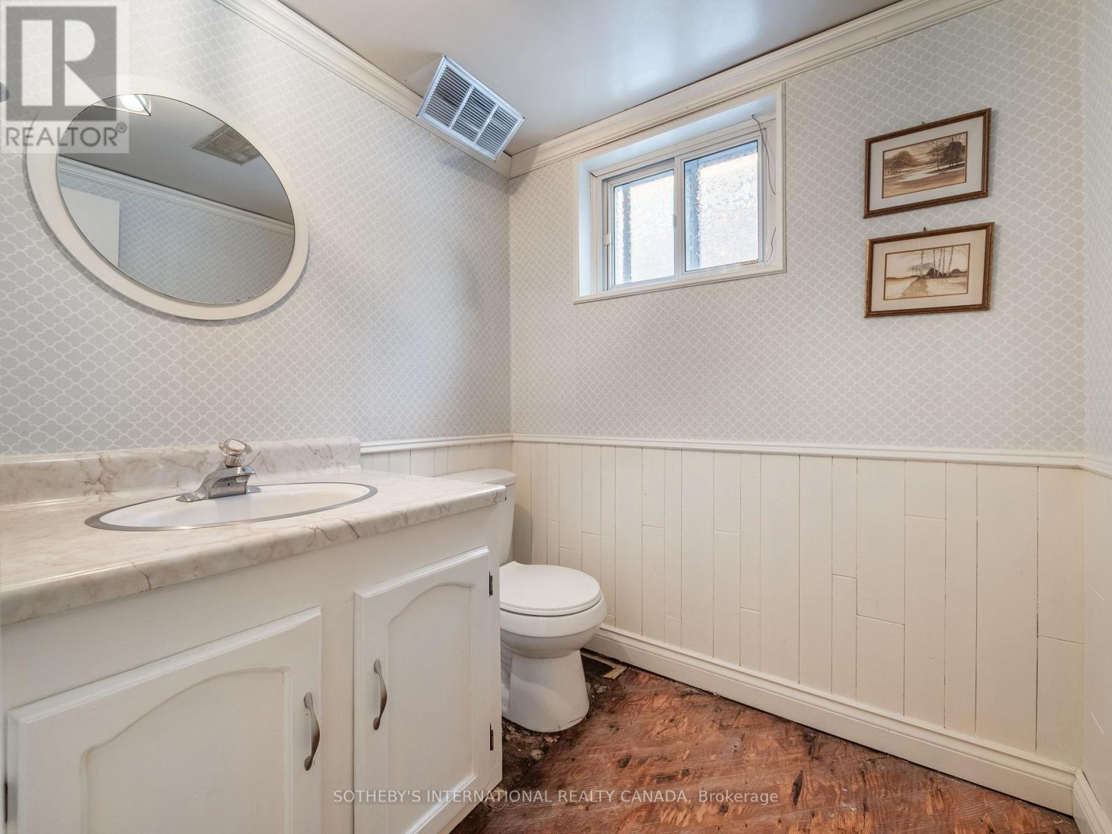 4 Riverlea Drive, Toronto, Ontario  M9P 2H1 - Photo 31 - W12689244