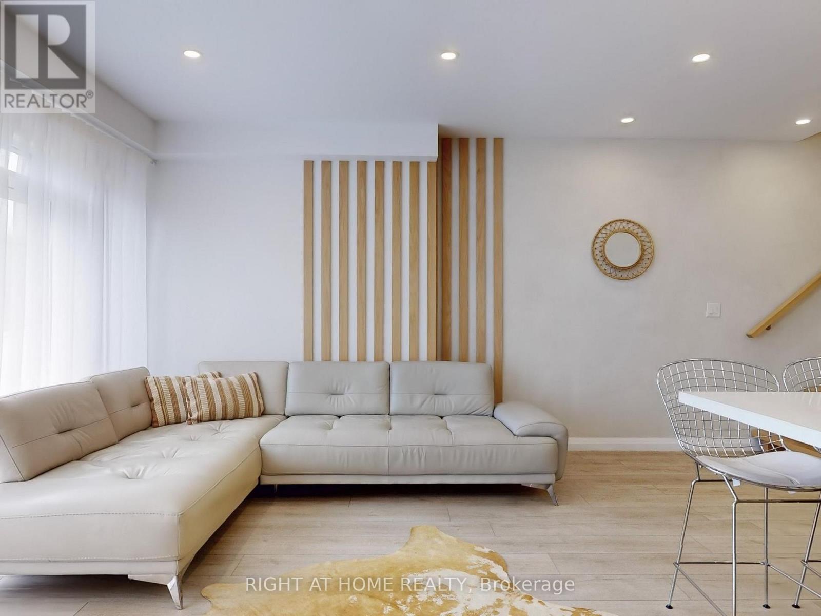 30 - 35 Midhurst Heights, Hamilton, Ontario  L8J 0K9 - Photo 17 - X12689264