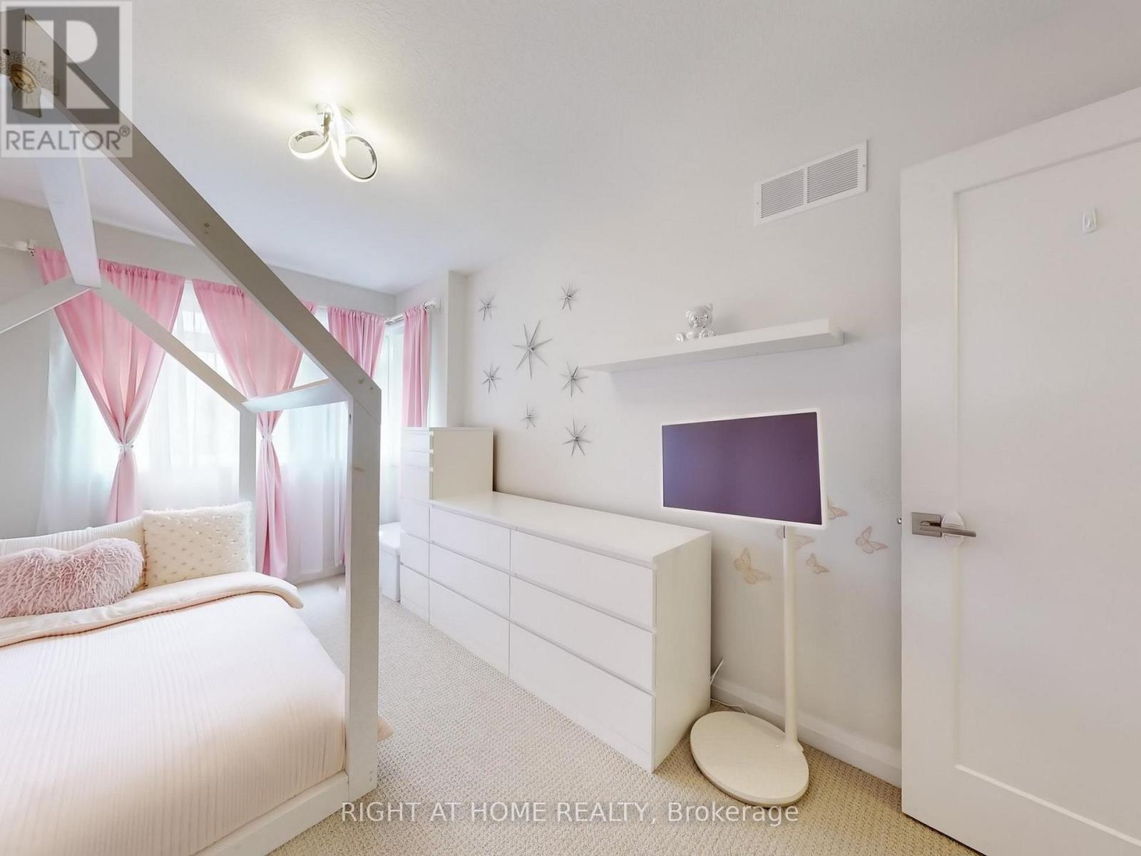 30 - 35 Midhurst Heights, Hamilton, Ontario  L8J 0K9 - Photo 25 - X12689264