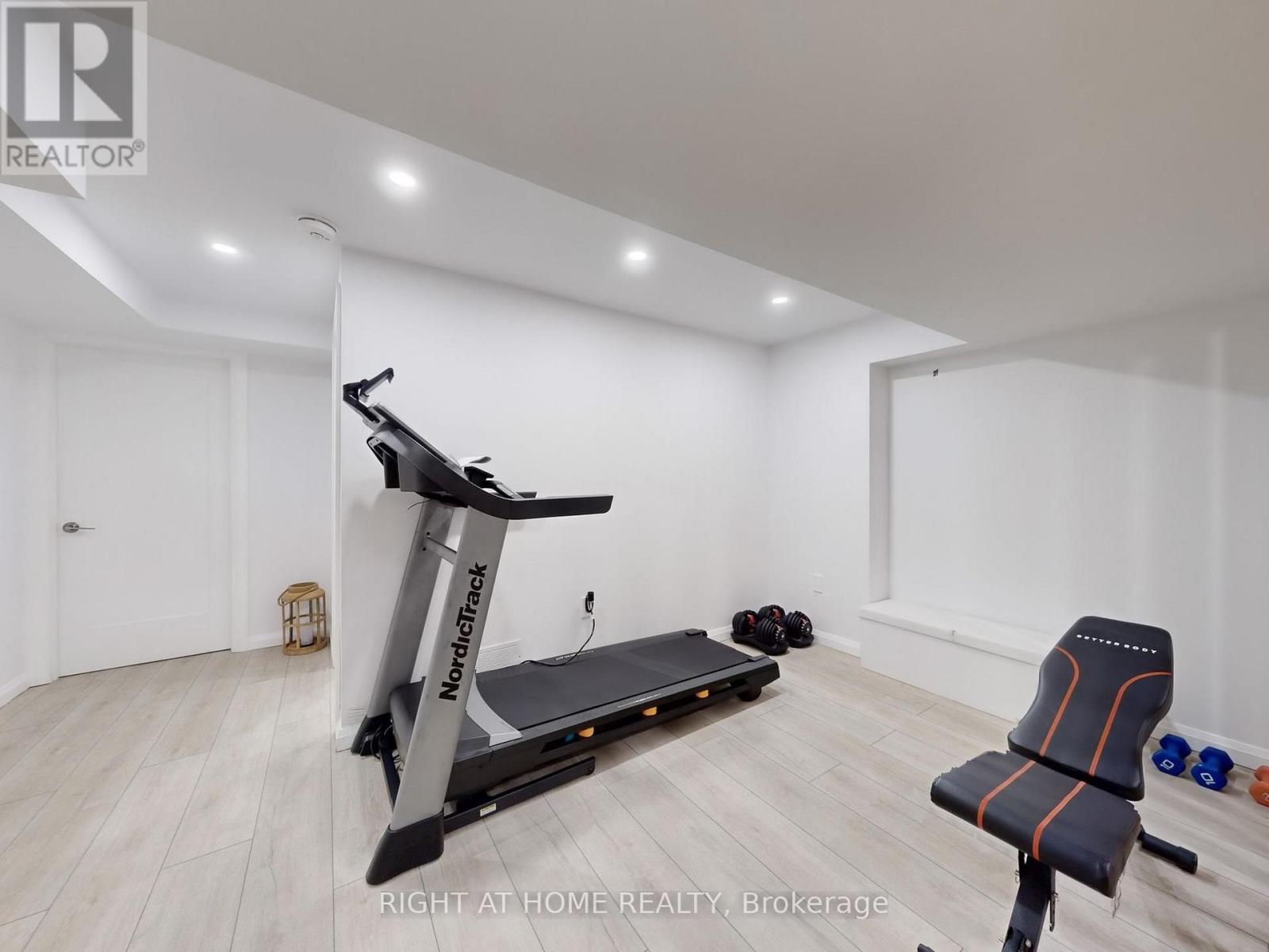 30 - 35 Midhurst Heights, Hamilton, Ontario  L8J 0K9 - Photo 35 - X12689264