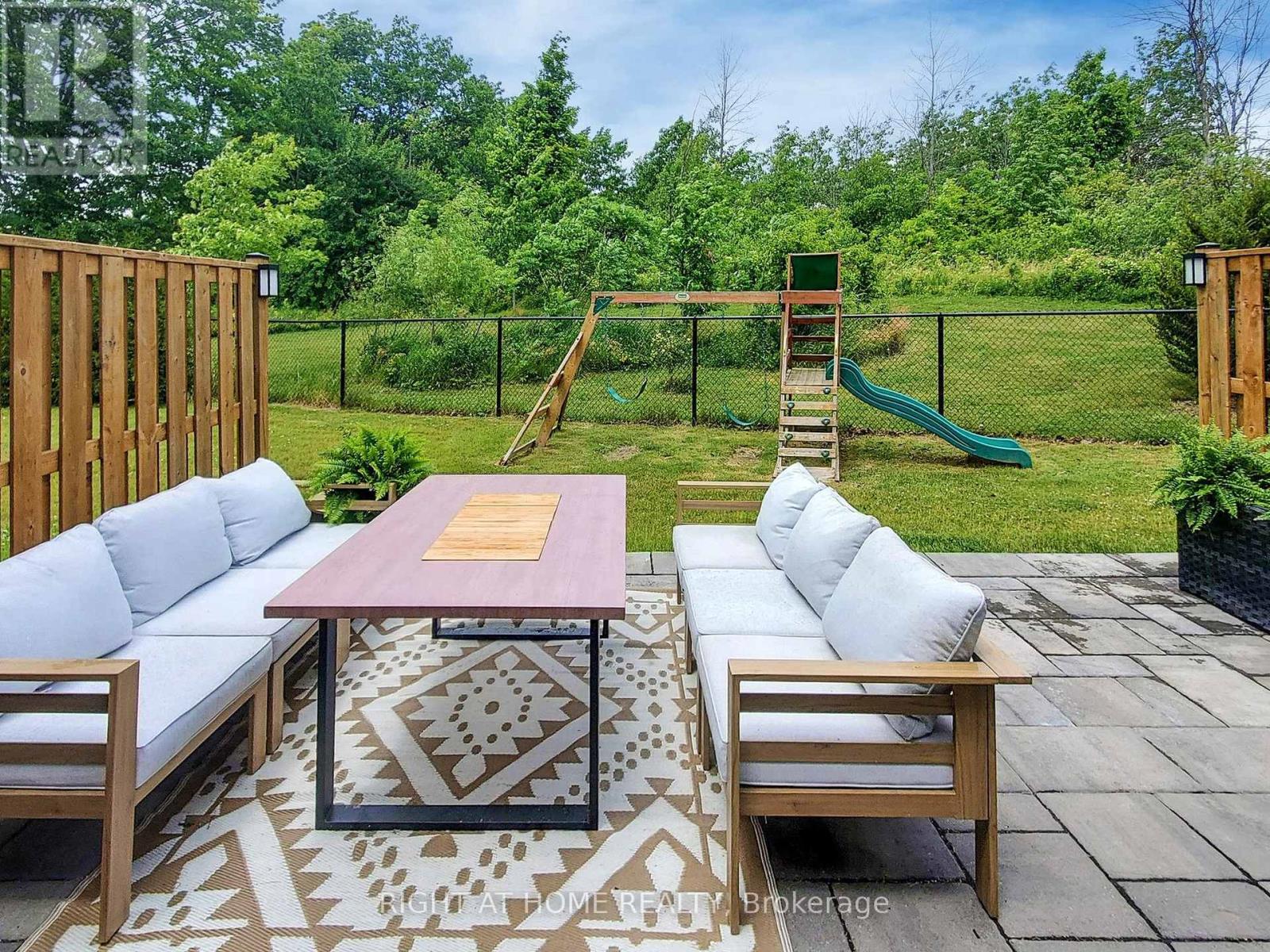 30 - 35 Midhurst Heights, Hamilton, Ontario  L8J 0K9 - Photo 38 - X12689264