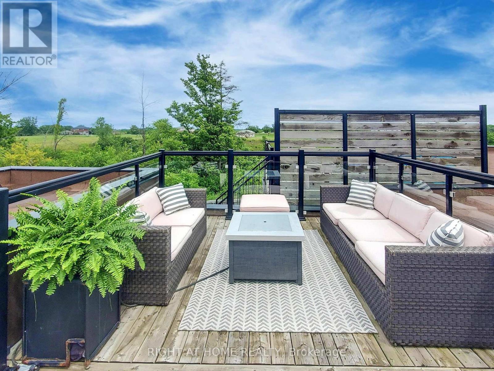 30 - 35 Midhurst Heights, Hamilton, Ontario  L8J 0K9 - Photo 40 - X12689264