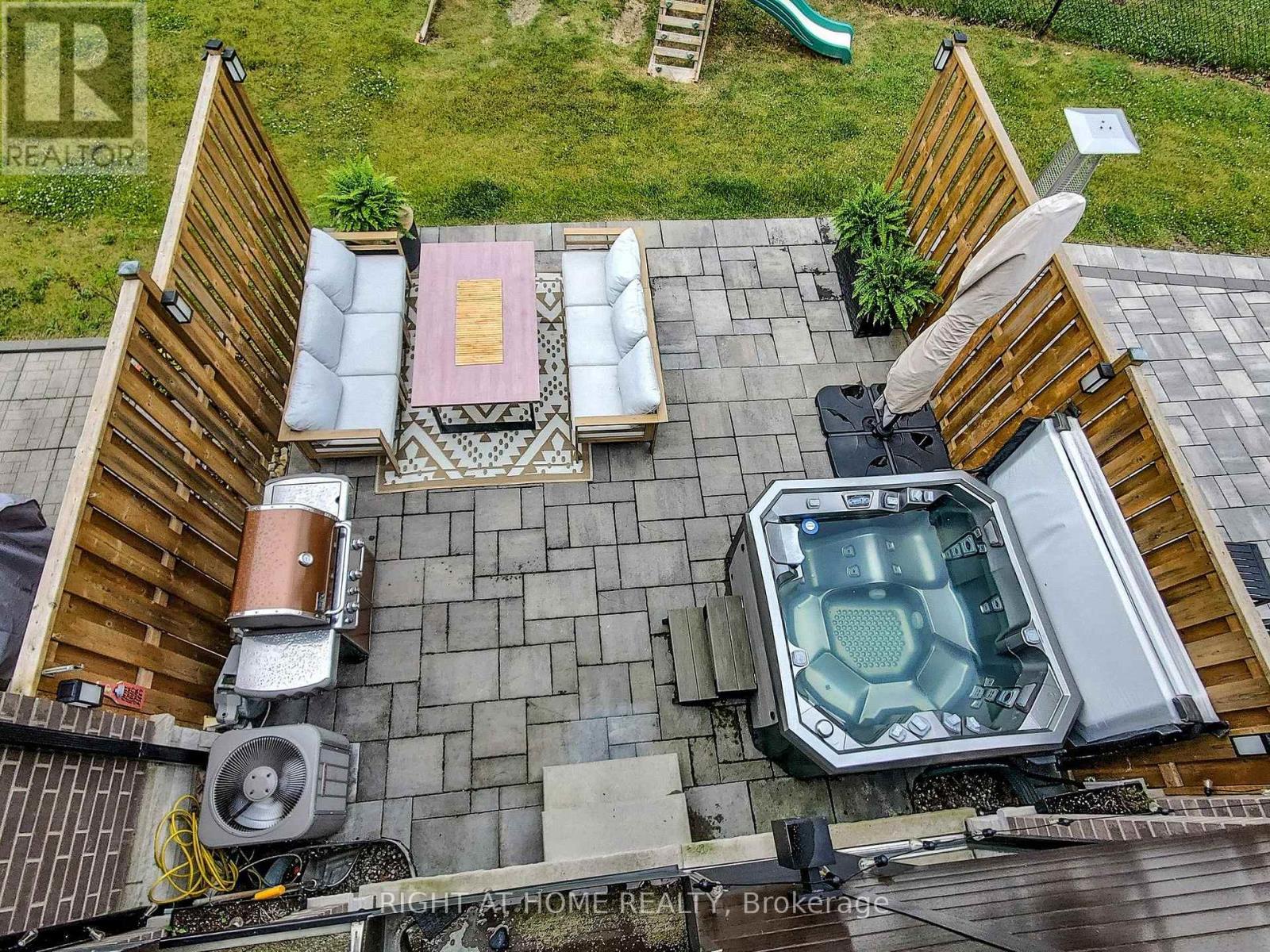 30 - 35 Midhurst Heights, Hamilton, Ontario  L8J 0K9 - Photo 41 - X12689264