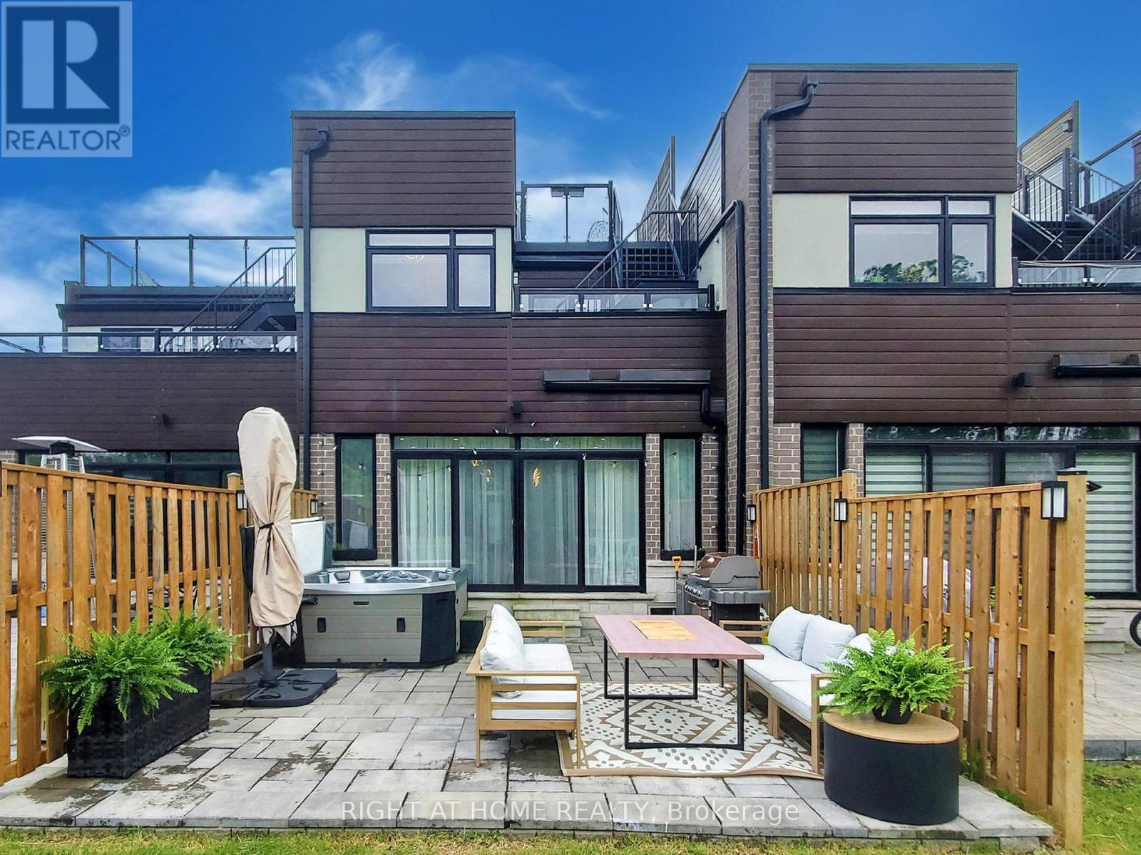 30 - 35 Midhurst Heights, Hamilton, Ontario  L8J 0K9 - Photo 43 - X12689264