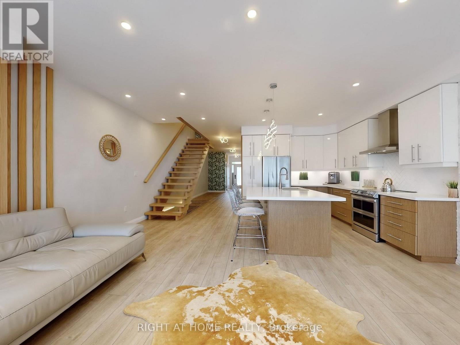 30 - 35 Midhurst Heights, Hamilton, Ontario  L8J 0K9 - Photo 7 - X12689264