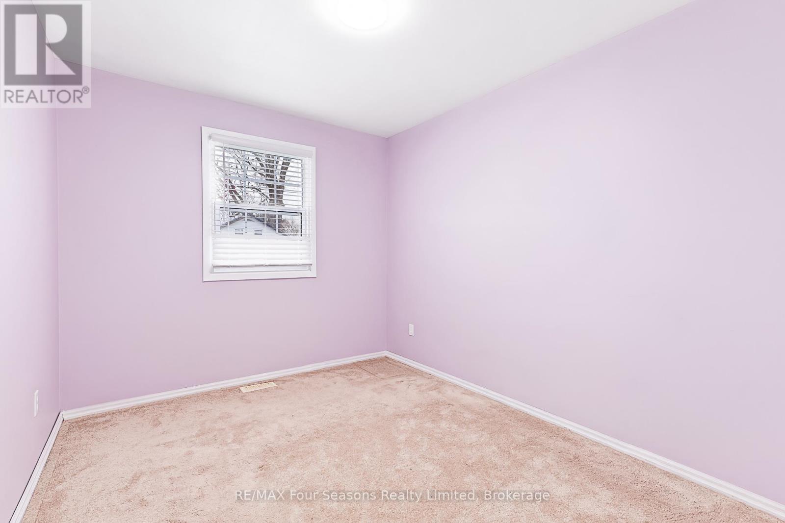 207 Christopher Street, Clearview (Stayner), Ontario  L0M 1S0 - Photo 19 - S12689404