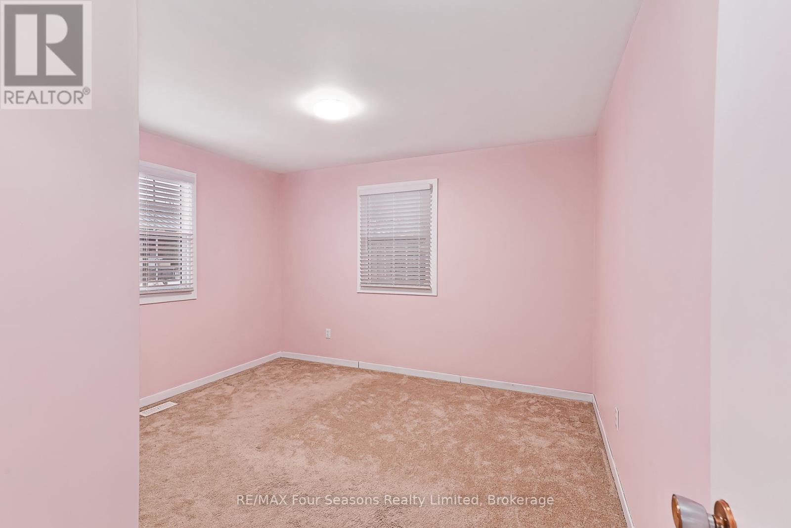 207 Christopher Street, Clearview (Stayner), Ontario  L0M 1S0 - Photo 22 - S12689404