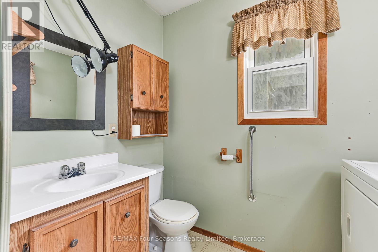 207 Christopher Street, Clearview (Stayner), Ontario  L0M 1S0 - Photo 27 - S12689404