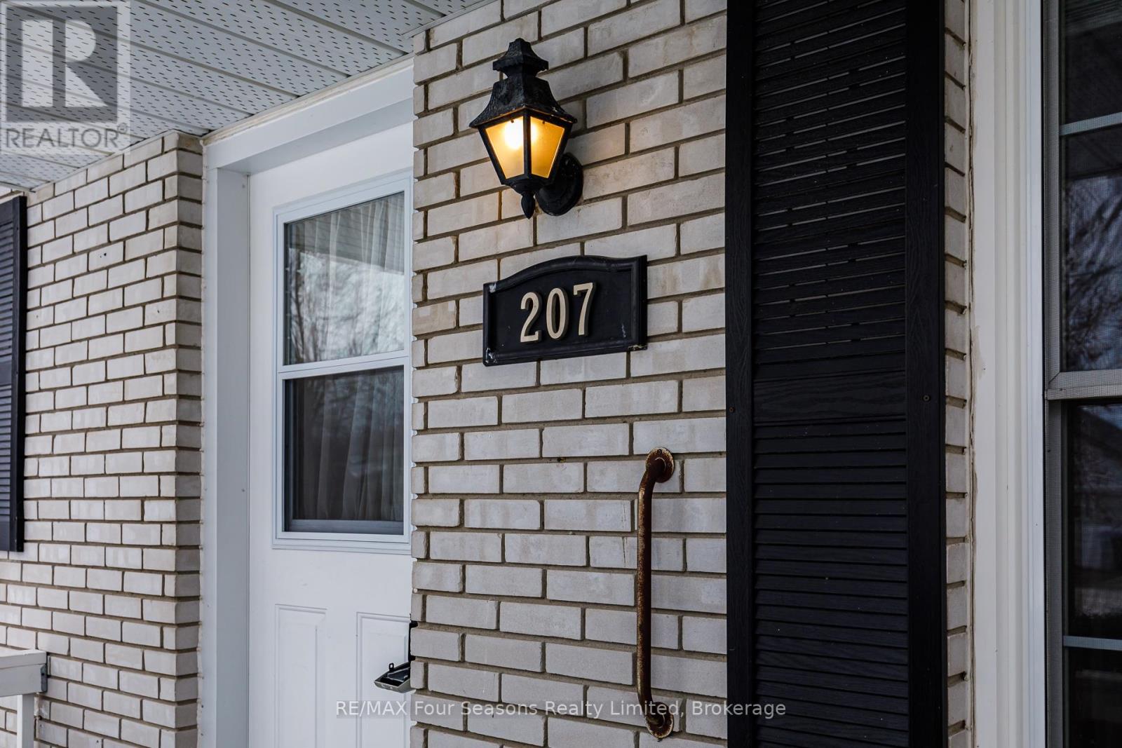 207 Christopher Street, Clearview (Stayner), Ontario  L0M 1S0 - Photo 7 - S12689404