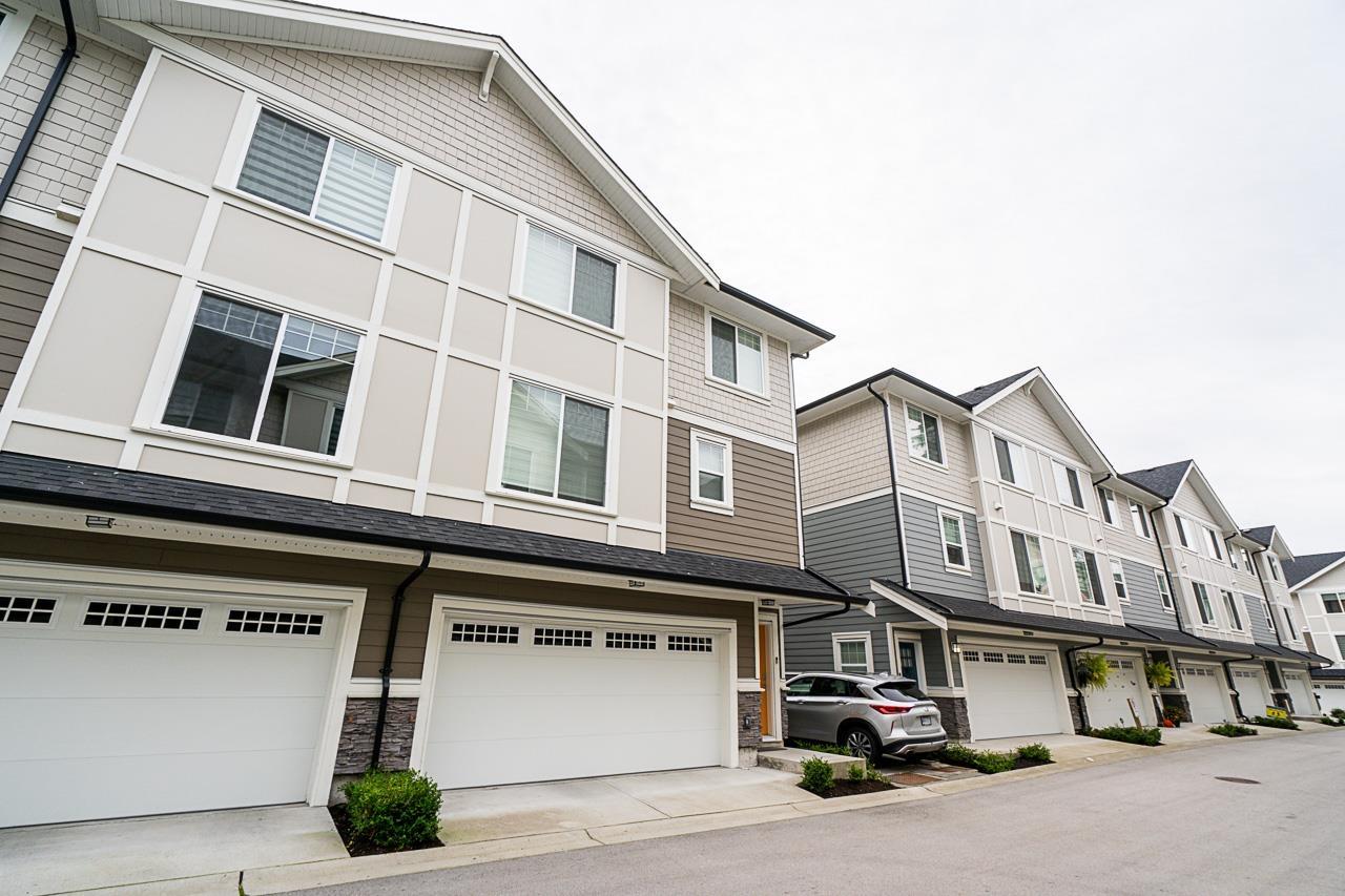 59 19501 74 AVENUE, Surrey, British Columbia