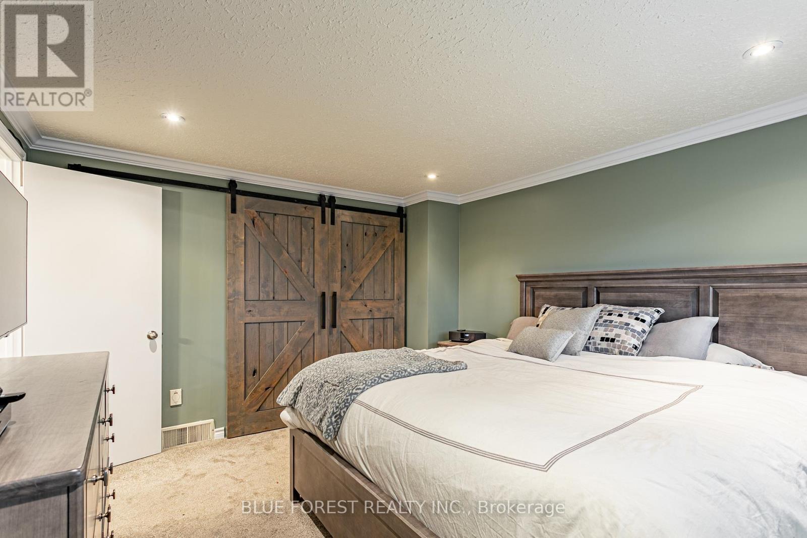 4167 Hamilton Road, Thames Centre, Ontario  N0L 1G2 - Photo 14 - X12689408