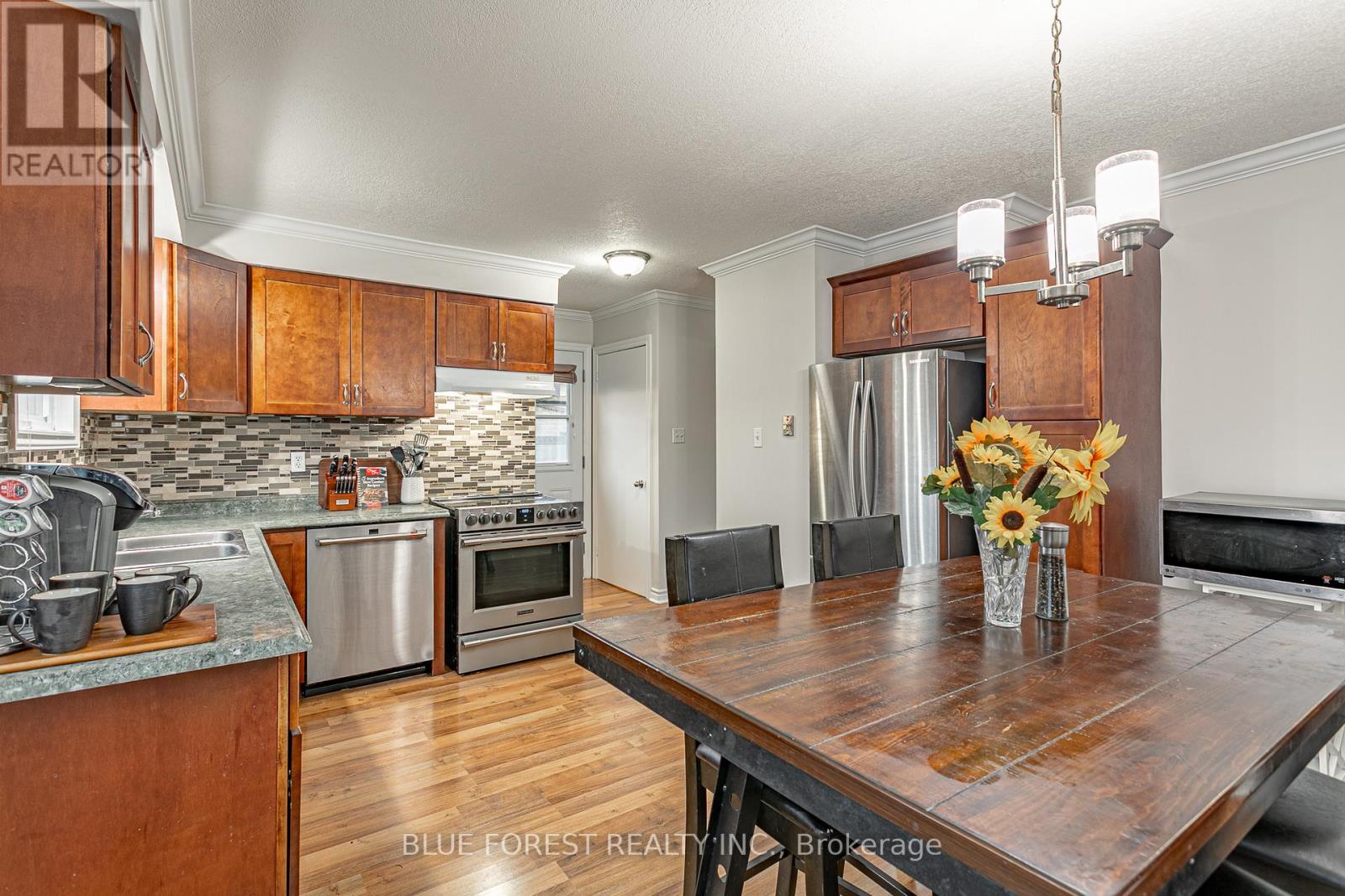 4167 Hamilton Road, Thames Centre, Ontario  N0L 1G2 - Photo 7 - X12689408