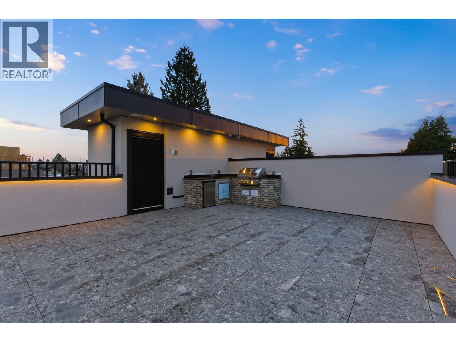 2 8408 17th Avenue, Burnaby, British Columbia  V3N 1N2 - Photo 39 - R3078225