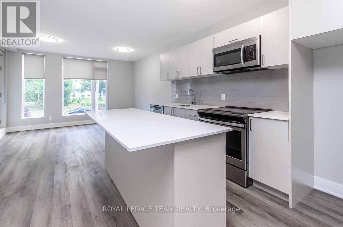 303 - 1295 Summerville Avenue, Ottawa, Ontario  K1Z 8G7 - Photo 2 - X12689354