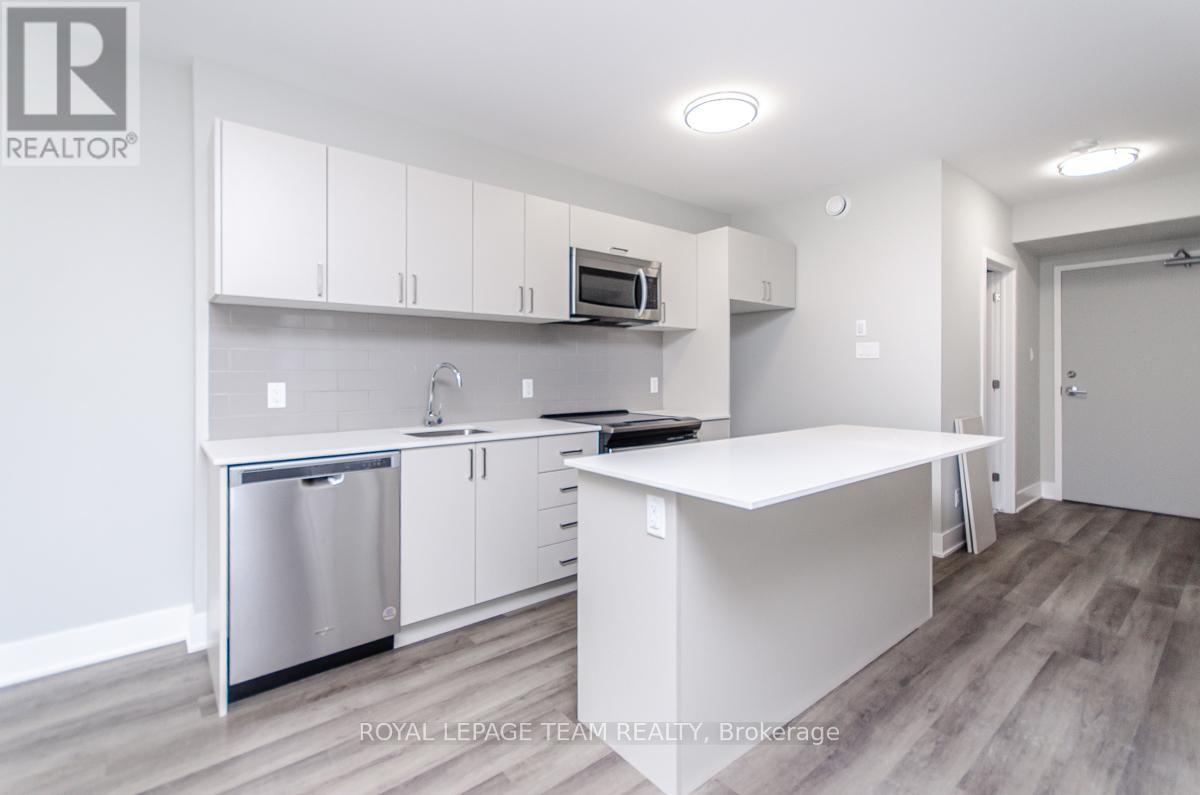 303 - 1295 Summerville Avenue, Ottawa, Ontario  K1Z 8G7 - Photo 3 - X12689354