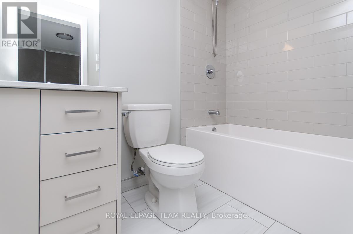 303 - 1295 Summerville Avenue, Ottawa, Ontario  K1Z 8G7 - Photo 8 - X12689354