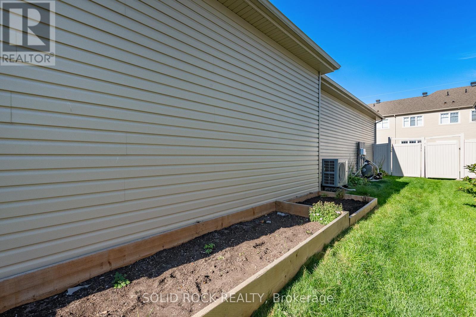 108 Palfrey Way, Ottawa, Ontario  K2V 0A5 - Photo 25 - X12689358