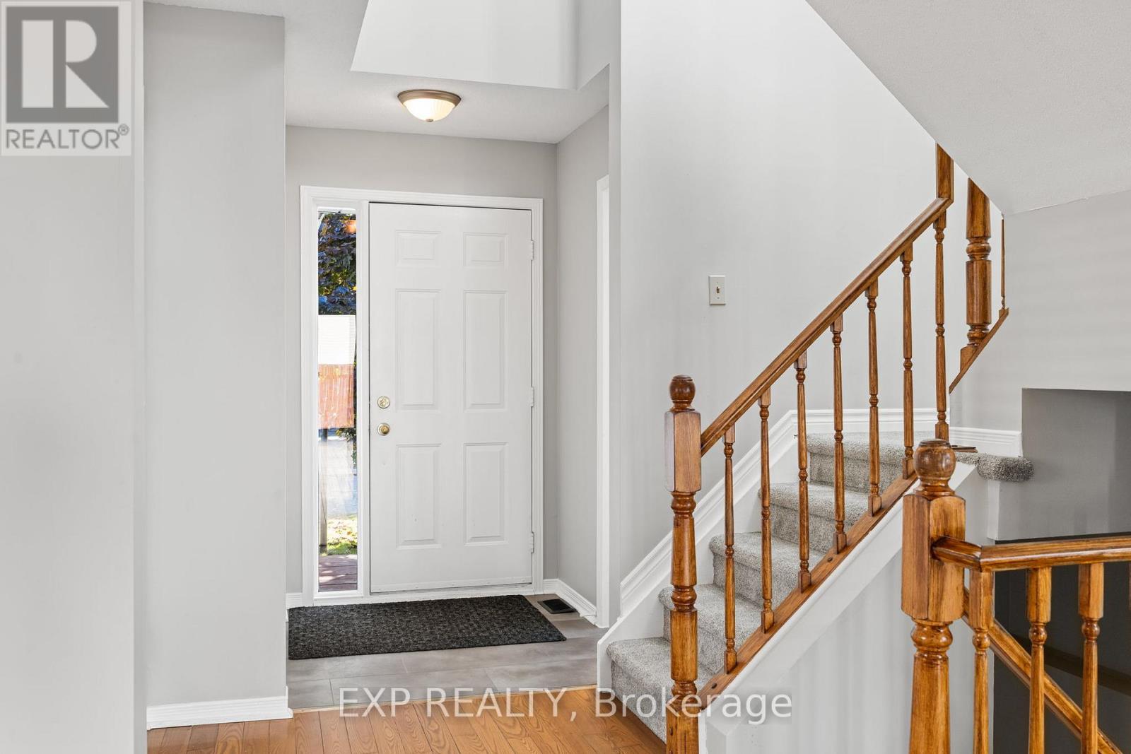 32 Peacock Crescent, Ottawa, Ontario  K2J 3P6 - Photo 3 - X12689446