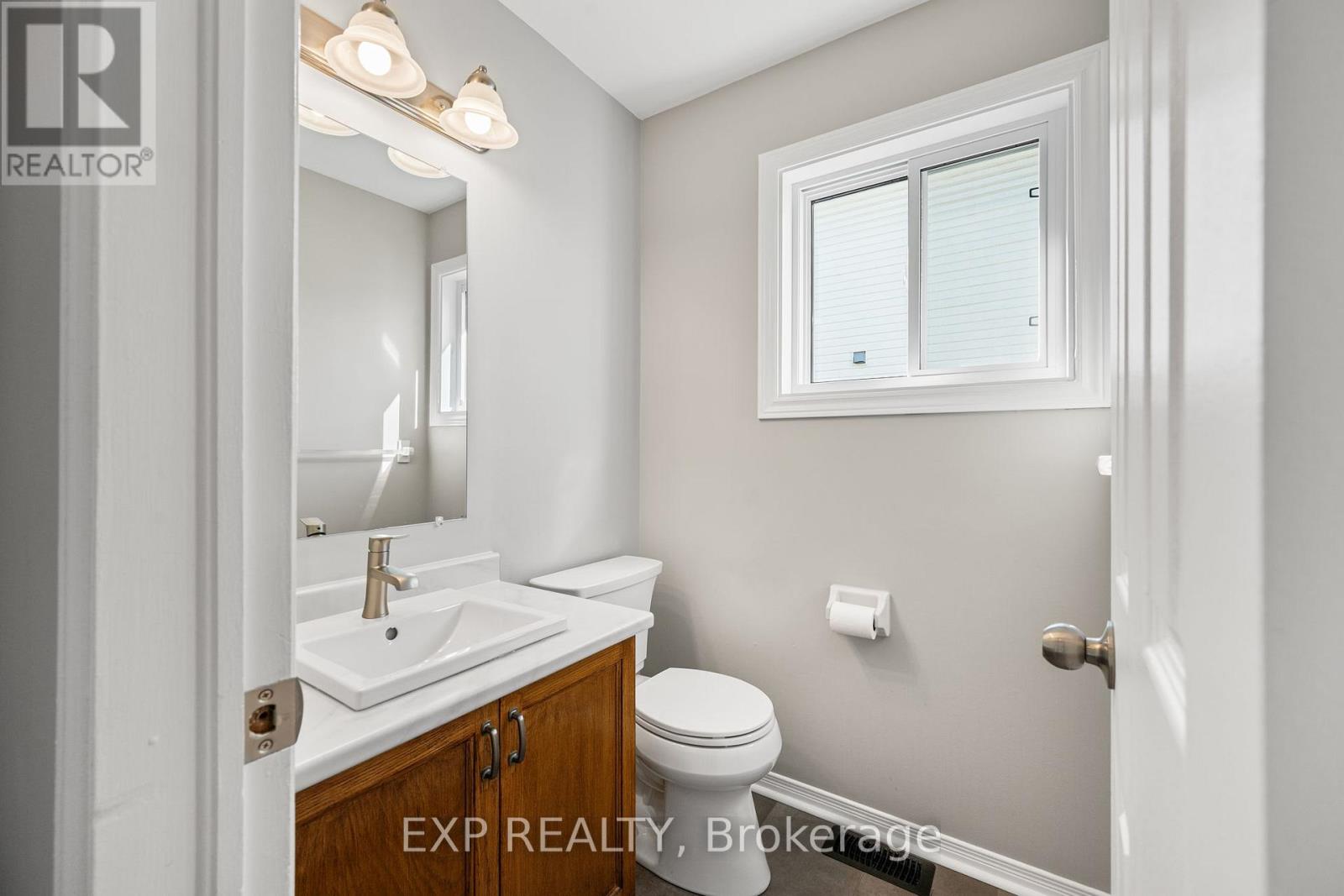 32 Peacock Crescent, Ottawa, Ontario  K2J 3P6 - Photo 5 - X12689446