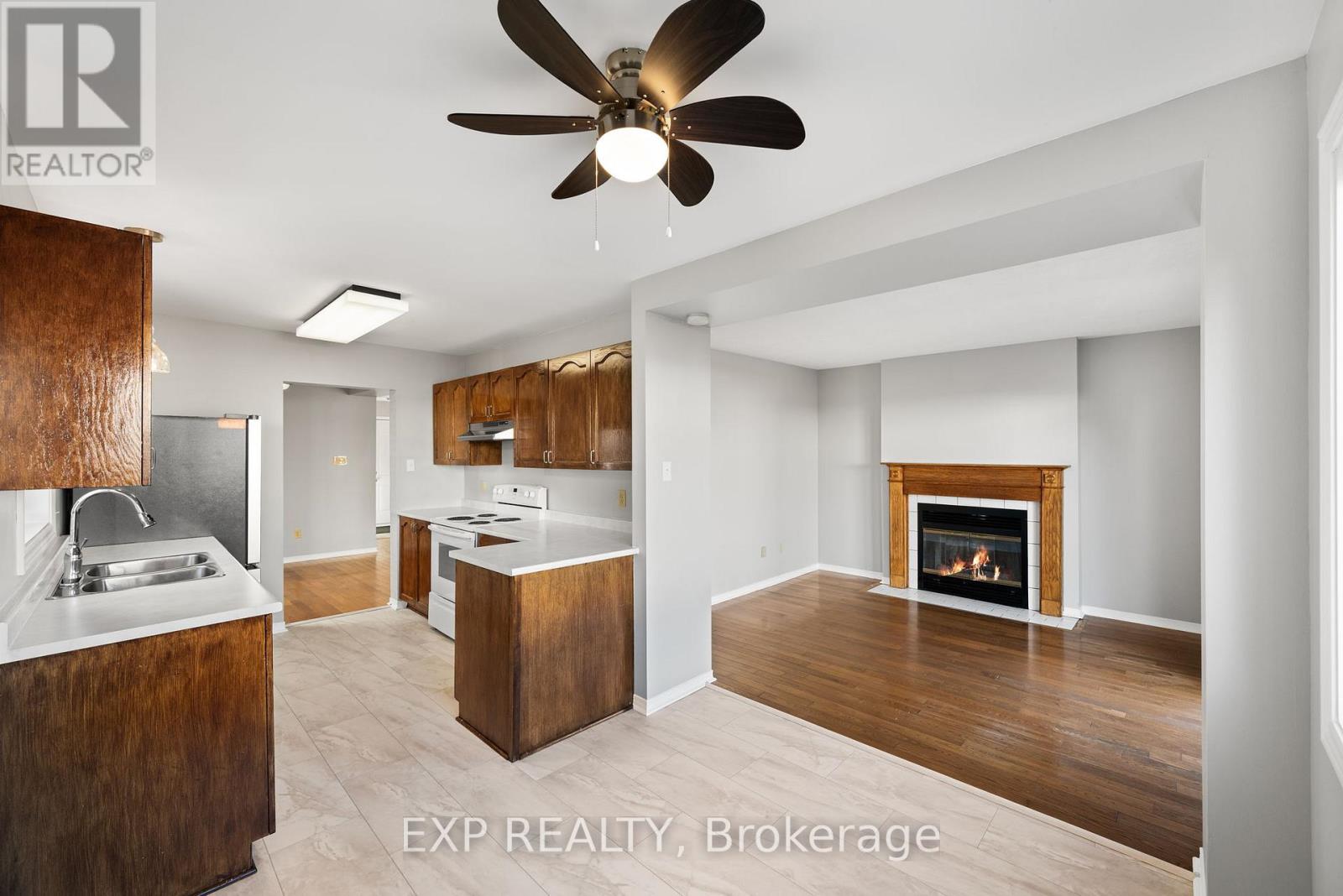 32 Peacock Crescent, Ottawa, Ontario  K2J 3P6 - Photo 7 - X12689446