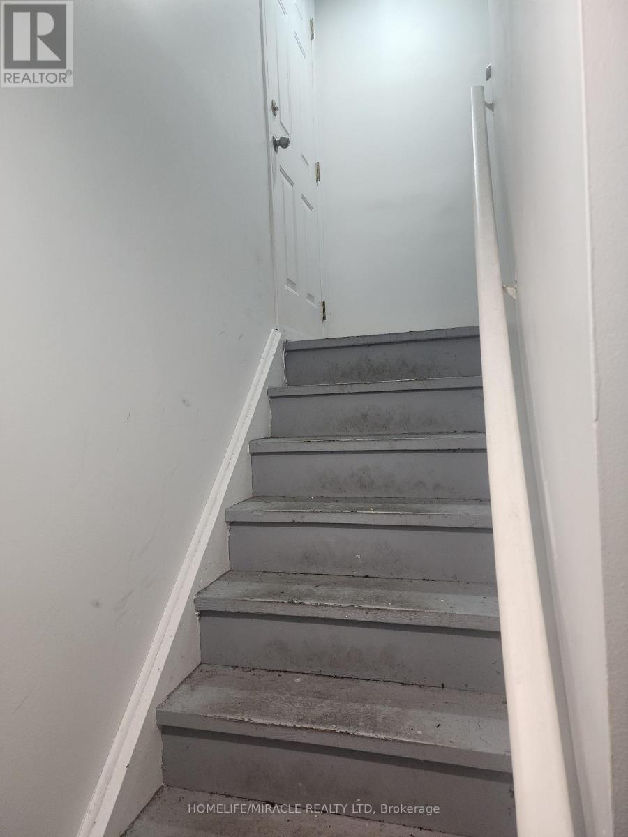 Basement - 59 Rollingwood Drive, Brampton, Ontario  L6Y 5R1 - Photo 4 - W12520726