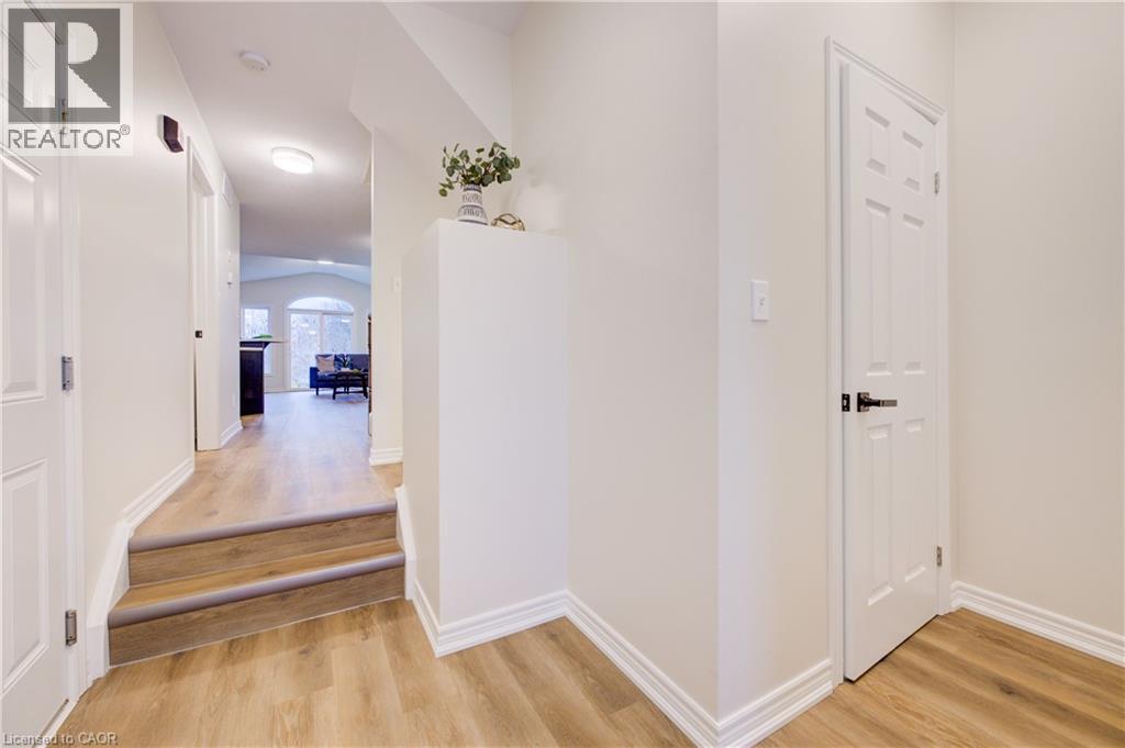 98 Colton Circle, Kitchener, Ontario  N2A 4K4 - Photo 2 - 40797650