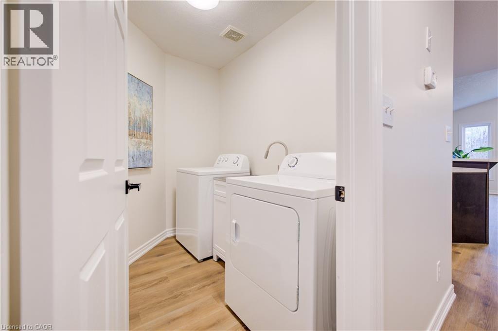 98 Colton Circle, Kitchener, Ontario  N2A 4K4 - Photo 3 - 40797650