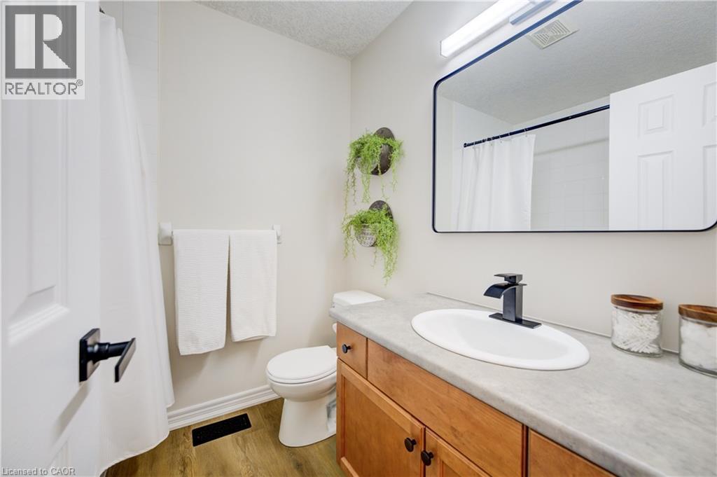 98 Colton Circle, Kitchener, Ontario  N2A 4K4 - Photo 19 - 40797650