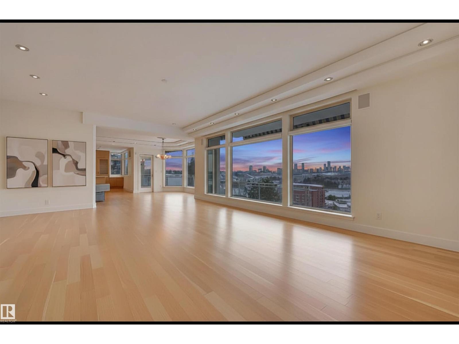 28 Riverside Cr Nw, Edmonton, Alberta  T5N 3M5 - Photo 8 - E4469816