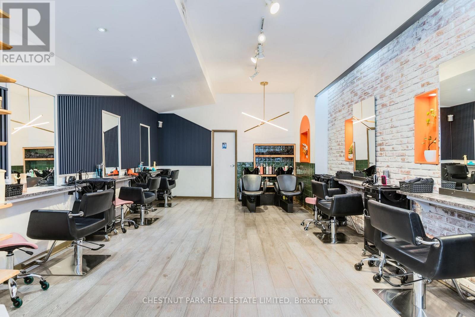 200 Ossington Avenue, Toronto, Ontario  M6J 2Z7 - Photo 3 - C12689300