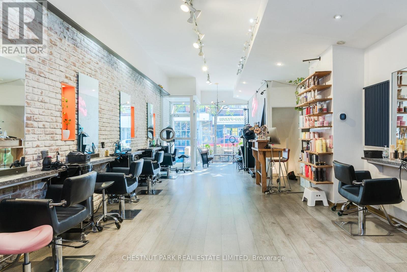 200 Ossington Avenue, Toronto, Ontario  M6J 2Z7 - Photo 4 - C12689300