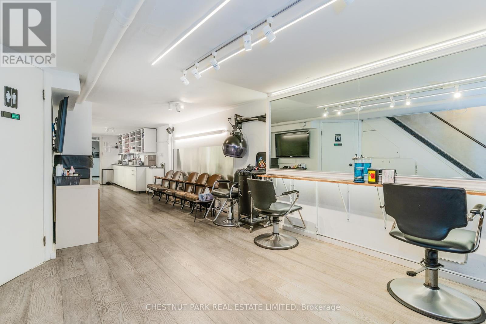 200 Ossington Avenue, Toronto, Ontario  M6J 2Z7 - Photo 8 - C12689300