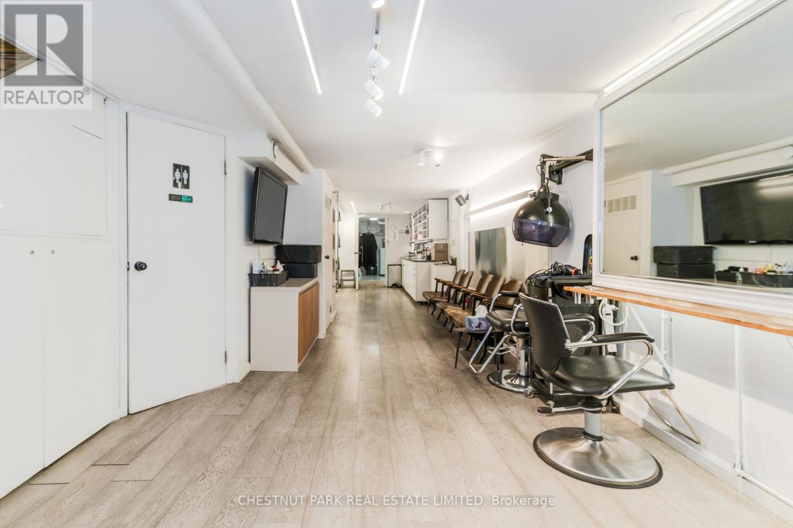 200 Ossington Avenue, Toronto, Ontario  M6J 2Z7 - Photo 9 - C12689300