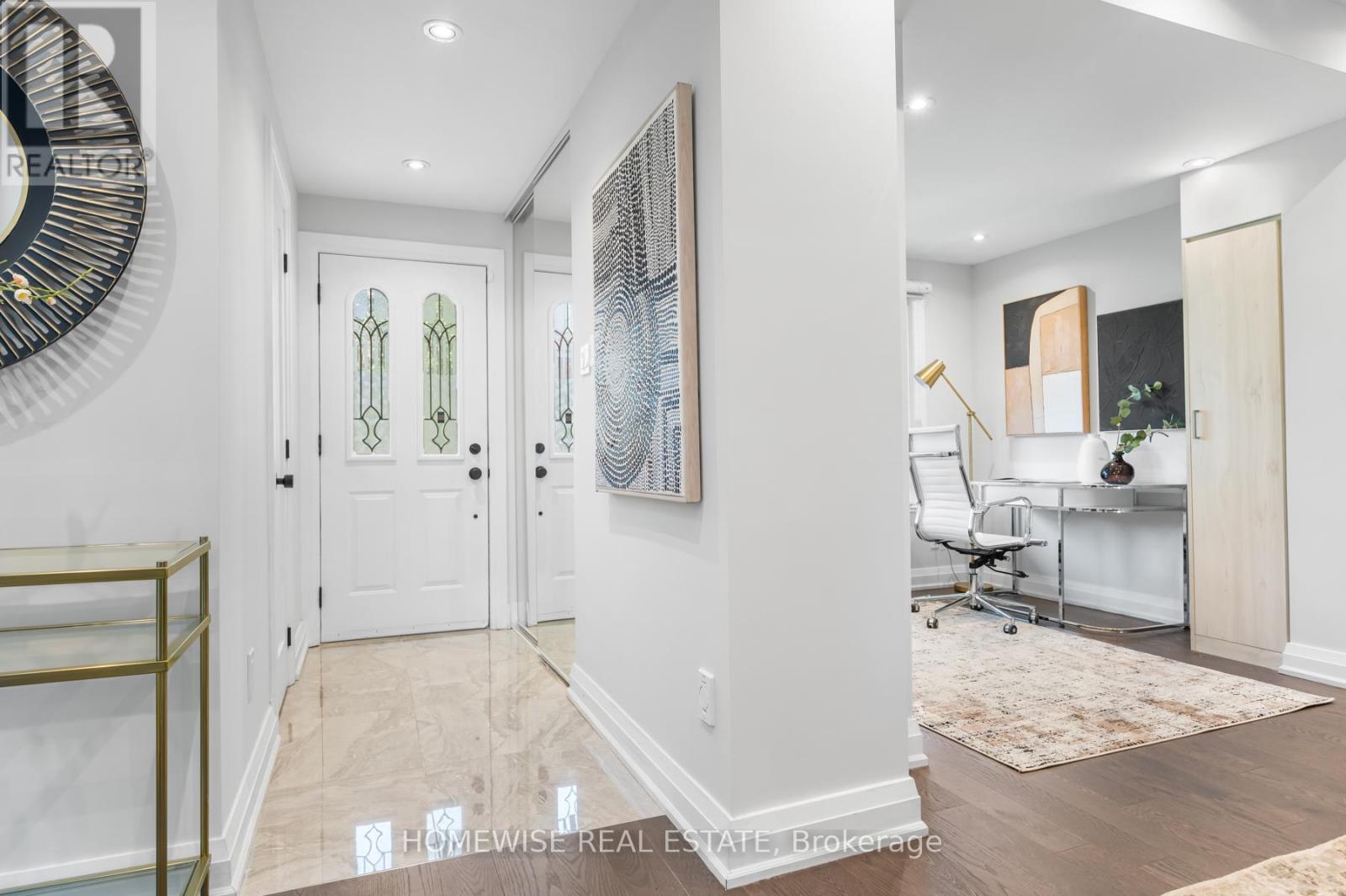 17 Earnscliffe Road, Toronto, Ontario  M6E 1J4 - Photo 17 - C12689324