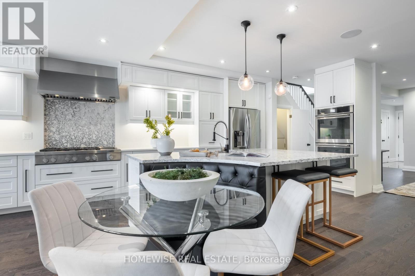 17 Earnscliffe Road, Toronto, Ontario  M6E 1J4 - Photo 4 - C12689324