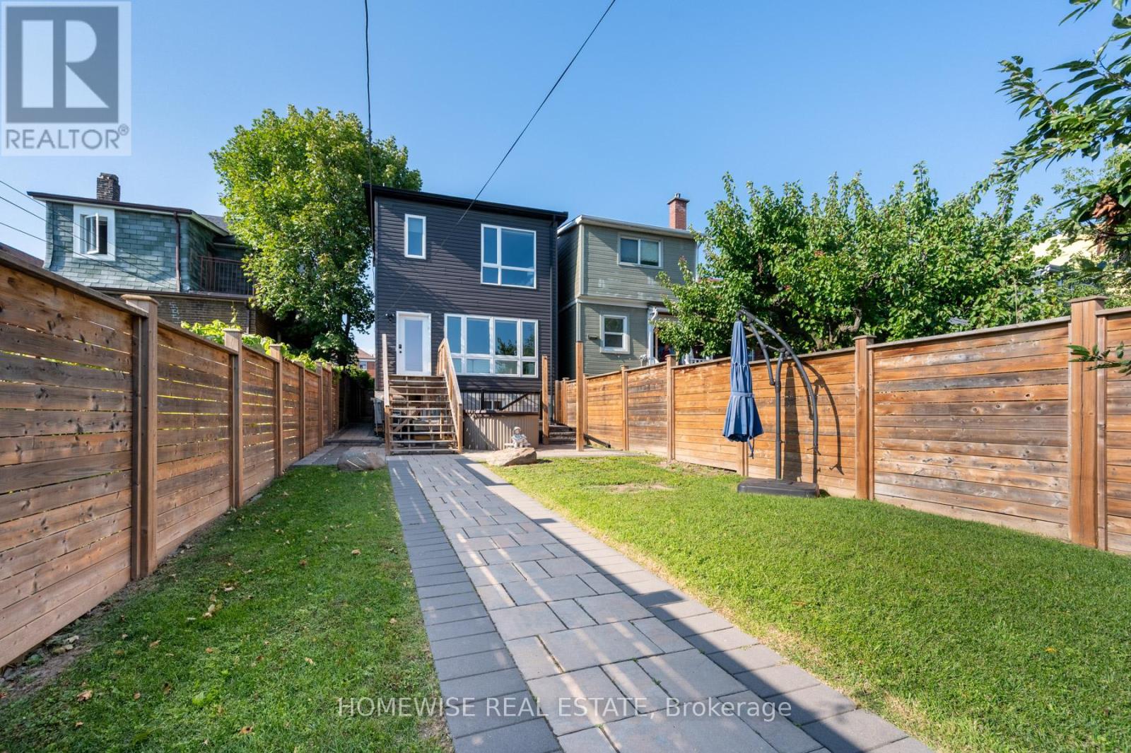 17 Earnscliffe Road, Toronto, Ontario  M6E 1J4 - Photo 46 - C12689324